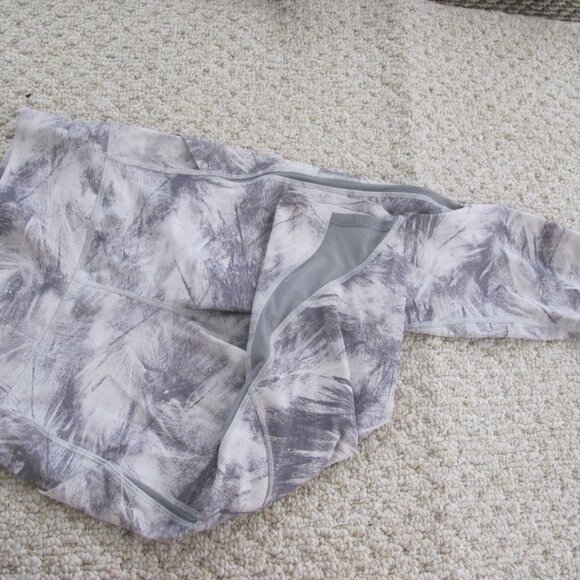 Lululemon Crop Running Leggings - 8 - Picture 14 of 14